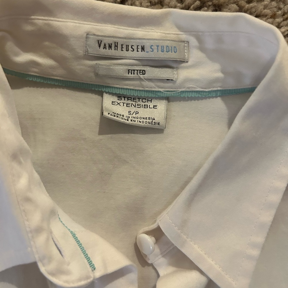 Fitted white button down - Picture 3 of 3